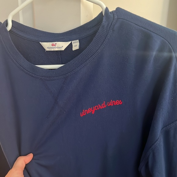 Vineyard Vines Women’s Navy Embroidered Top - Picture 2 of 5